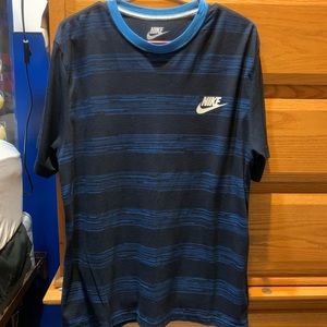 Men’s Nike skate short sleeve shirt.